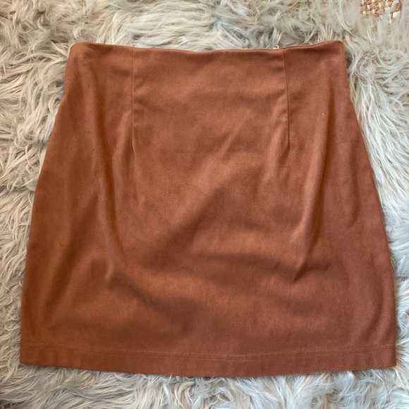 SUEDE Mini Skirt - Picture 2 of 7